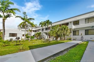 311 Liberty St, Hollywood, FL 33019, Sold 12/31/20