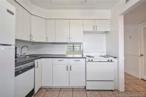 1530 NE 191st St, Miami, FL 33179, Sold 01/15/21