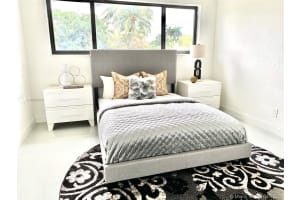 2435 NE 214th St, Miami, FL 33180, Sold 10/08/20