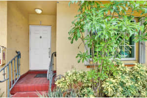 8250 NW 10th St, Miami, FL 33126, Sold 06/30/20