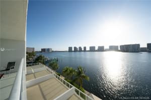 18100 N Bay Rd, Sunny Isles Beach, FL 33160, Sold 03/05/21