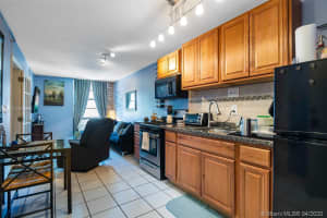 710 Washington Ave, Miami Beach, FL 33139, Sold 02/26/21
