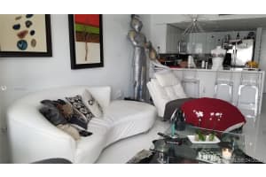 7928 West Dr, North Bay Village, FL 33141, Sold 08/03/20