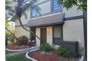 2150 Bayberry Dr, Pembroke Pines, FL 33024, Sold 05/21/20