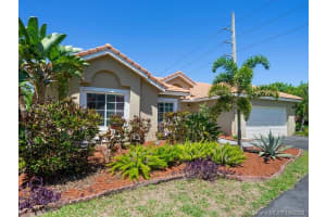 1023 Laguna Springs Dr, Weston, FL 33326, Sold 06/12/20