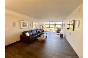 600 Parkview Dr # 1132, Hallandale Beach, FL 33009, Sold 12/03/20