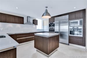 17001 Collins Ave, Sunny Isles Beach, FL 33160, Sold 08/07/20
