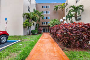 6960 Miami Gardens Dr, Hialeah, FL 33015, Sold 07/30/20