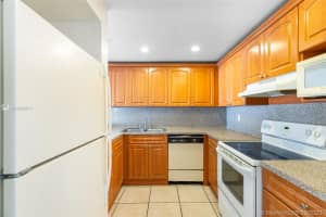 6960 Miami Gardens Dr, Hialeah, FL 33015, Sold 07/30/20