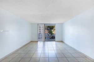 6960 Miami Gardens Dr, Hialeah, FL 33015, Sold 07/30/20
