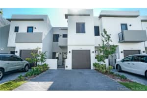 432 SW 91st Ave, Miami, FL 33174, Sold 07/15/20