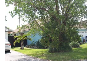 18761 NW 77th Ct, Hialeah, FL 33015, Sold 07/31/20