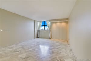 900 NE 195th St, Miami, FL 33179, Sold 10/15/20