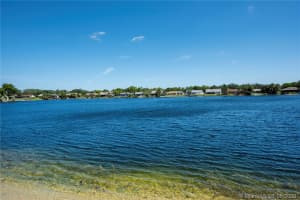 10109 SW 57th Ct, Cooper City, FL 33328, Sold 06/24/20