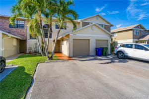 10767 NW 11th St, Pembroke Pines, FL 33026, Sold 07/07/20