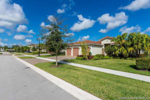 10541 Marin Ranches Dr, Cooper City, FL 33328, Sold 06/30/20