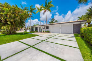 536 Hibiscus Dr, Hallandale Beach, FL 33009, Sold 06/23/22