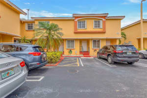 8260 NW 10th St, Miami, FL 33126, Sold 09/01/20