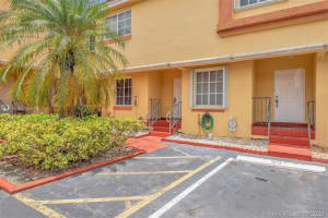 8260 NW 10th St, Miami, FL 33126, Sold 09/01/20