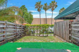 8260 NW 10th St, Miami, FL 33126, Sold 09/01/20