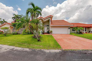 8379 NW 189th St, Hialeah, FL 33015, Sold 08/21/20
