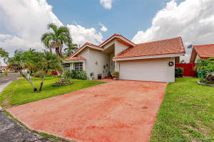 8379 NW 189th St, Hialeah, FL 33015, Sold 08/21/20