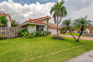 8379 NW 189th St, Hialeah, FL 33015, Sold 08/21/20