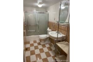 1900 W 68th St APT B403, Hialeah, FL 33014, Sold 03/18/21