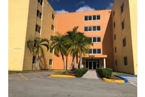 6990 NW 186th St, Hialeah, FL 33015, Sold 12/04/20