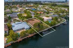 478 Tamarind Dr, Hallandale Beach, FL 33009, Sold 10/05/20