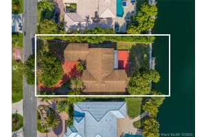 478 Tamarind Dr, Hallandale Beach, FL 33009, Sold 10/05/20