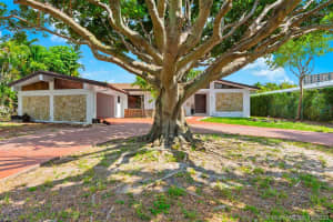 478 Tamarind Dr, Hallandale Beach, FL 33009, Sold 10/05/20