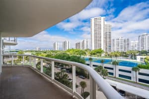 20191 E Country Club Dr, Miami, FL 33180, Sold 08/11/20