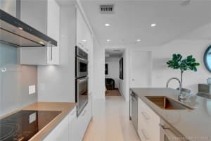 100 E Las Olas Blvd, Fort Lauderdale, FL 33301, Sold 06/29/20