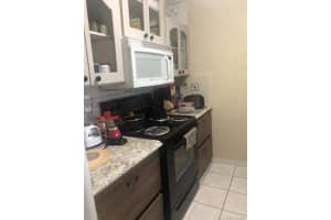 470 W Park Dr, Miami, FL 33172, Sold 10/06/20