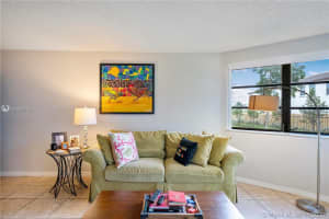 20860 San Simeon Way, Miami, FL 33179, Sold 01/08/21