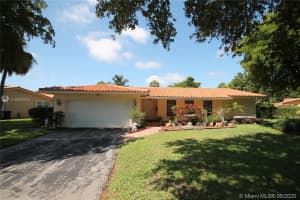 6890 Loch ness Dr, Miami Lakes, FL 33014, Sold 06/22/20