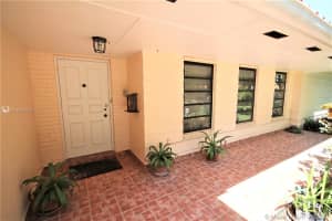 6890 Loch ness Dr, Miami Lakes, FL 33014, Sold 06/22/20