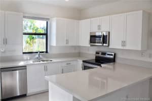 1616 SW 28th St, Fort Lauderdale, FL 33315, Sold 08/28/20