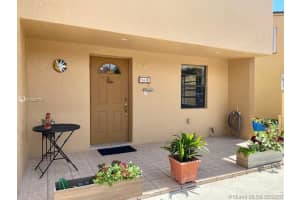 3869 SW 99th Ave, Miami, FL 33165, Sold 07/09/20