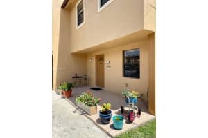 3869 SW 99th Ave, Miami, FL 33165, Sold 07/09/20