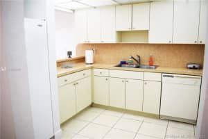 6950 Miami Gardens Dr, Hialeah, FL 33015, Sold 05/14/21