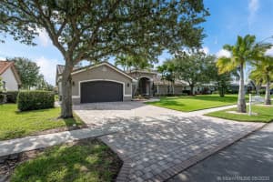 321 NW 193rd Ave, Pembroke Pines, FL 33029, Sold 07/09/20