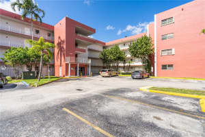 8425 NW 8th St, Miami, FL 33126, Sold 02/26/21