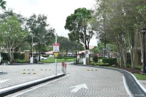 231 SW 116th Ave, Pembroke Pines, FL 33025, Sold 05/05/21