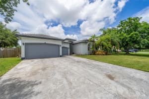 2520 Fairways Dr, Homestead, FL 33035, Sold 07/24/20
