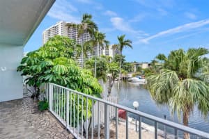 613 NE 26th Ave, Hallandale Beach, FL 33009, Sold 09/15/20