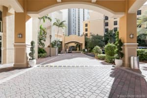 3330 NE 190th St, Aventura, FL 33180, Sold 12/04/20