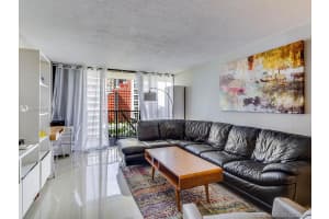 1450 Brickell Bay Dr, Miami, FL 33131, Sold 07/30/20