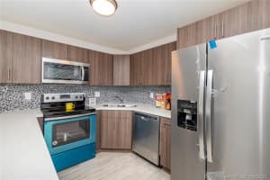 16010 SW 86th Ln, Miami, FL 33193, Sold 08/19/20